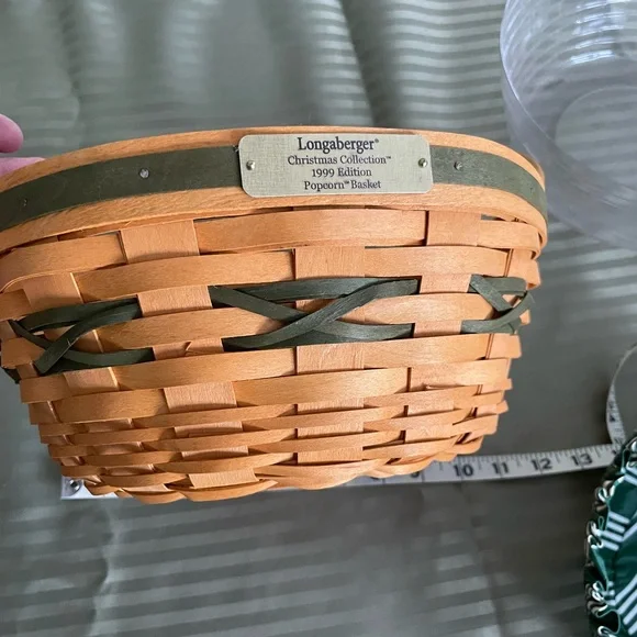 Longaberger Christmas Collection 1999 Popcorn Basket with Green Striped Liner - Picture 5 of 11